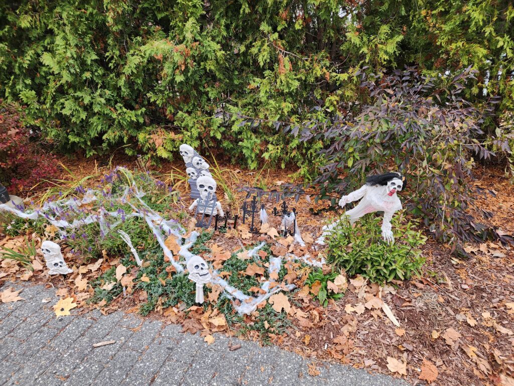 Richmond Maine Halloween Decorations