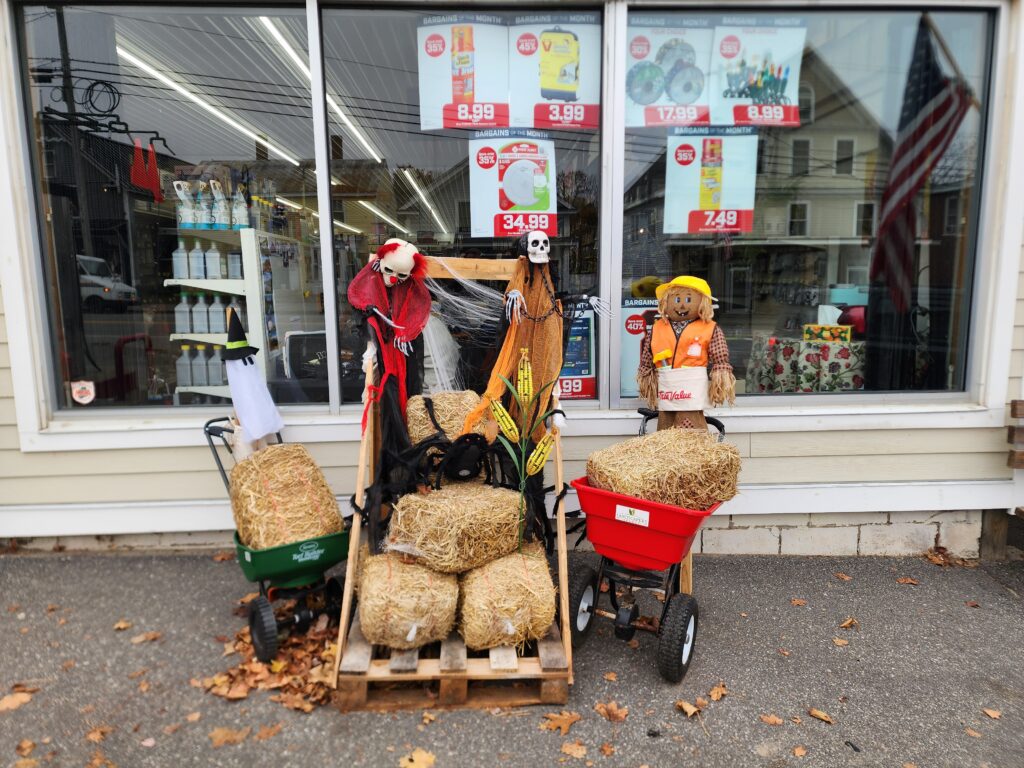 Richmond Maine Halloween Decorations
