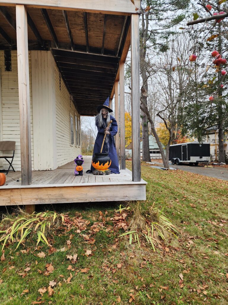 Richmond Maine Halloween Decorations
